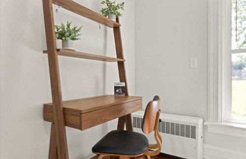 Hudson Restored Farmhouse with Fire Pit - Foto 27