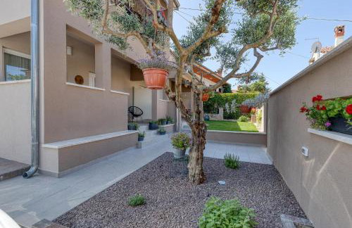 Runa with Terrace - Photo 21