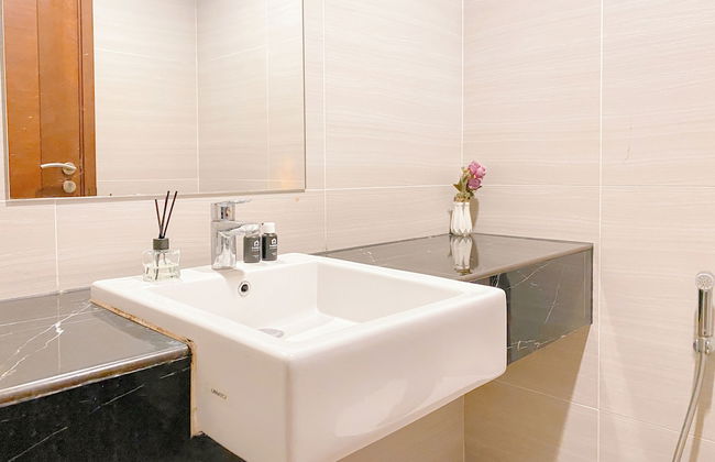 Homey And Cozy Living Studio At West Vista Apartment - Photo 11