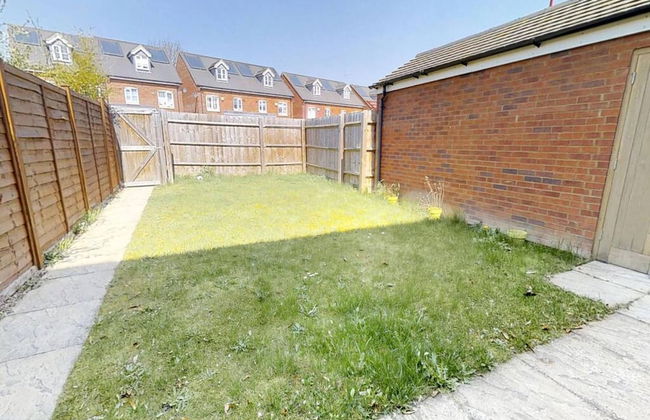 Stayzo - Cole Green Lane - Ideal for Your Next Staycation or Workcation Whole House With Wi-fi - Foto 13