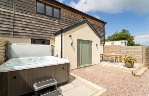 Farmyard House - Photo 25