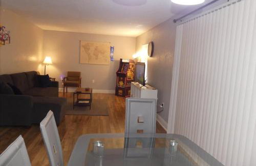 Beautiful 2-Bedroom Condo Near Universal and other Orlando Attractions, King Bed & Wi-Fi - Foto 6