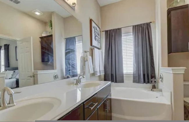 The Castle by the Lake w Pool Balcony Grandscape - Foto 56