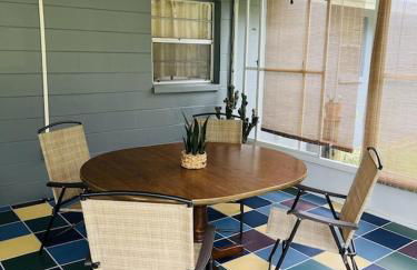 House of Shells, beautiful garden, fenced yard, dog friendly, fire pit! - Foto 22