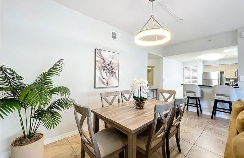 Spacious 3 Bed 3 Bath Luxury Condo 5 min from Disney - Photo 5