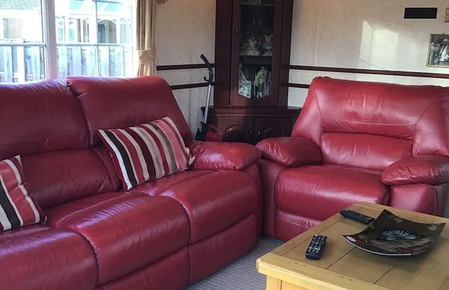 Beautiful 2-bed Chalet in Llanfairpwllgwyngyll - Photo 5