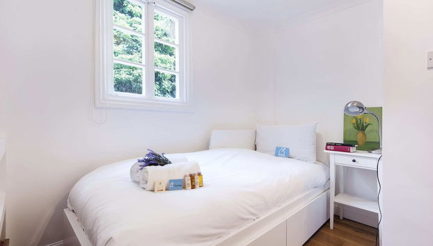 Bright Talbot Road Apartment - Foto 3, Habitación