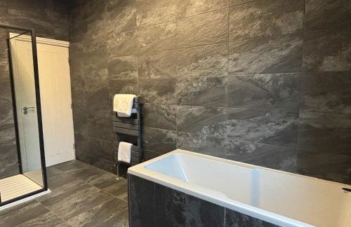 Large Luxury Home in Solihull - Sleeps 14 near NEC & BHX - Foto 35