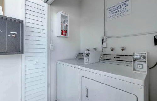 2BR Coastal Getaway! - Foto 11