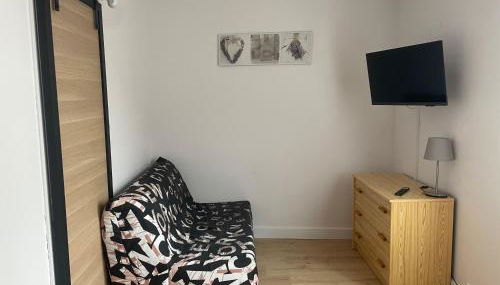 Meublé de Tourisme dans parc arboré 1000m2 - Sejour-la-Roche Eperon - Foto 5