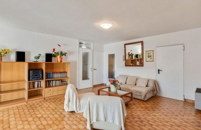 Villa in Torri del Benaco With Private Pool - Photo 11