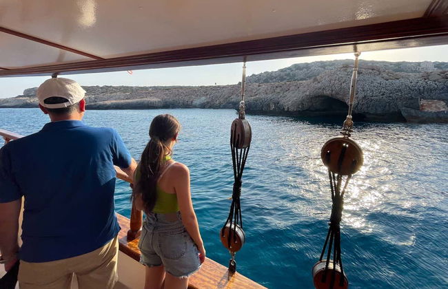 Paseo en barco al atardecer por Protaras - Foto 8