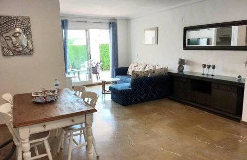 2 bedroom, Sea Front Complex w Pool and private garden - Foto 25