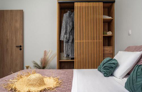 Antonakis Villa Secret Pool & Hot Tub Hideaway - Photo 36