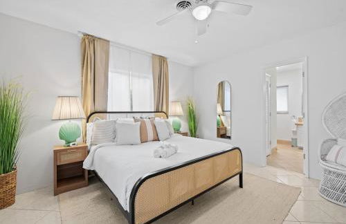 Sunshine Retreat I Waterfront I Pool I Paddle Boards I Bikes - Foto 2