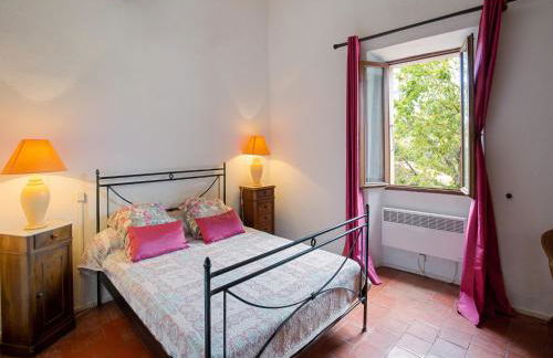 Charming Holiday Home in Tautavel with Balcony - Photo 4