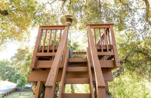 Serene Vineyard Chateau with Pool, Hot Tub, BBQ - Foto 72