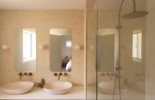 Tugun Retreat - 5BRM Home with Pool - Photo 21