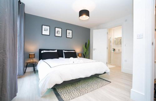 Milton Keynes new 5-Bedrooms 14guests Contractor family holiday Free Parking - Foto 21