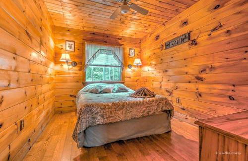 Idyllic Log Cabin Rental with a Porch in the Poconos of Pennsylvania - Foto 4