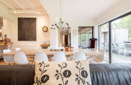 Stunning 6 Bedroom with Swimming Pool & Sauna! - Foto 31