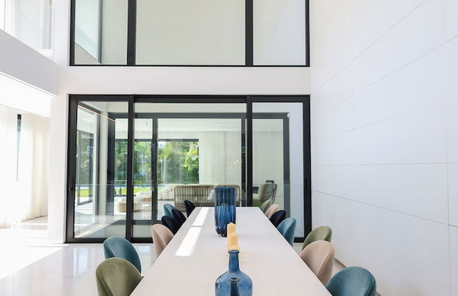 Luxurious Coastal Villa w Pool & Garden - Foto 49