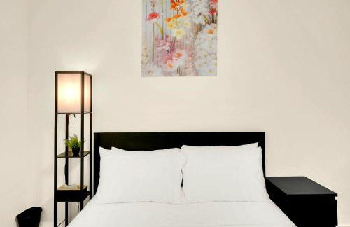 Downtown 3BR Near NRG Stadium - Photo 12