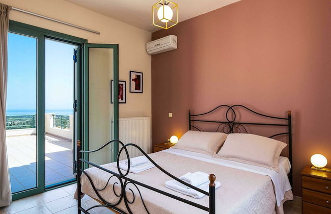 Secluded Villa w Private Pool, Children Play Area, Pool Table, BBQ & Sea Views - Foto 6