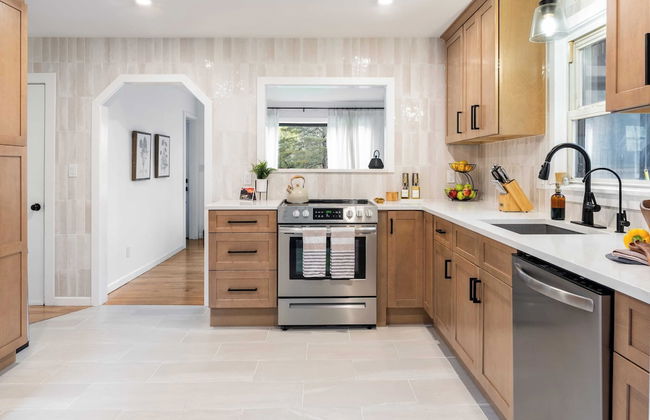 Charcoal Chalet by Avantstay A+ Design w/ Firepit - Foto 11