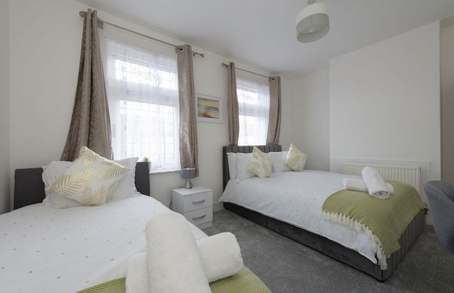 Fortified Three Bedroom Home - Foto 8