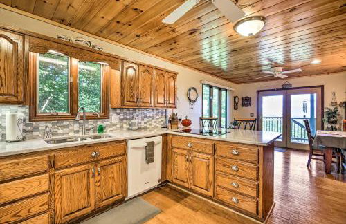 Hiawassee Home with Fire Pit and Furnished Deck! - Foto 9