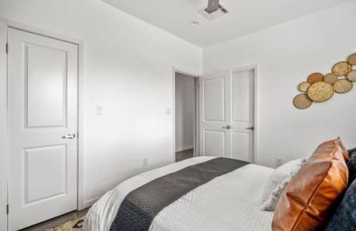 Spacious Apartment with Gated Parking Near Med Ctr - Foto 6