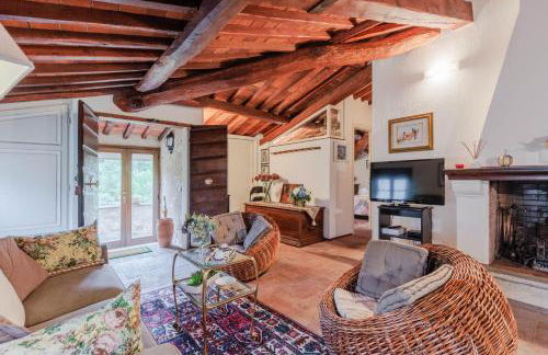 Le Bicocche Farmhouse: Country Stone Villa with Pool in Camaiore between Lucca & Beaches of Versilia - Foto 25