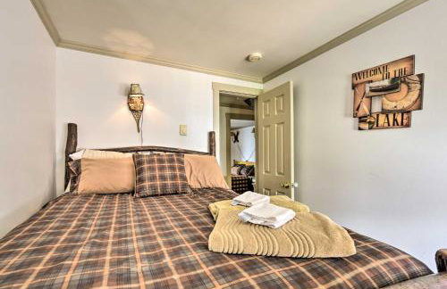 Townhome with Deck Walk to Mirror Lake and Main St! - Foto 17