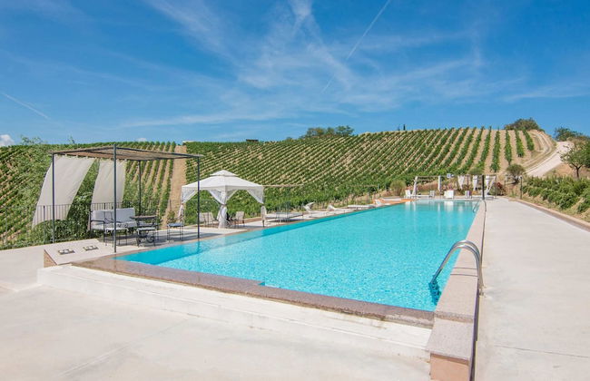 Hillside Retreat in San Savino - Photo 25