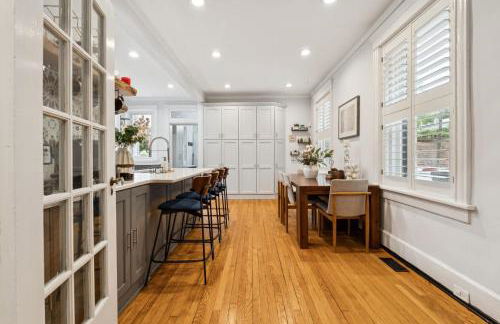 Fan District Charm 4BR Retreat Walk to Carytown - Foto 20