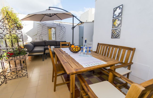 Charming Townhouse With Aircon Only 500m From the Marina and the Typical Market - Foto 15