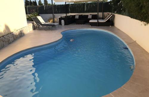 Casa con Piscina, A/A, BBQ, WiFi y Garaje en Sant Pere Pescador - ES-89-76 - Foto 3