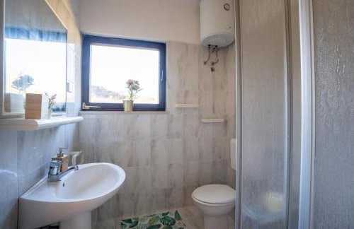 SWIM and CLIMB BAŠKA HOLIDAY HOUSE - island KRK - Foto 47