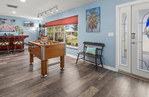 Pirates Den a 4BR Pet-Friendly Waterfront Oasis with Pool, Dock, Personal Water Boats, Fire Pit, Game Room and Bar - Foto 39