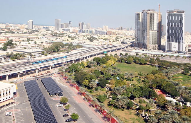 Luxury StayCation - Tranquil Retreat With Beautiful Park Views - Photo 35