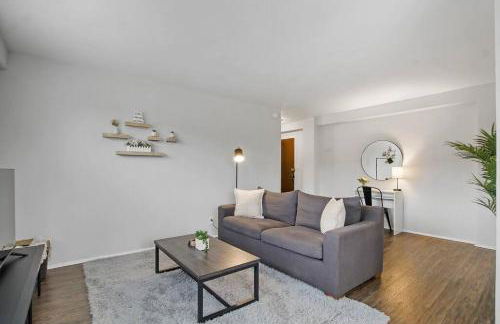 1BR Chic and Cozy Apartment in Chicago - Hyde Park 408 - Photo 9