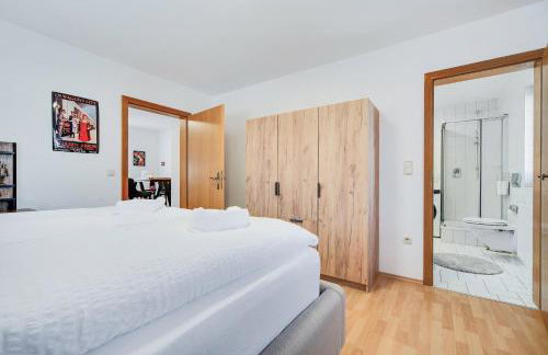 FEWO-LAVEES moderne zentrale FeWo nahe OMV Wacker Kliniken Burg -Eigener Eingang-Schlüsselloser Check in - Foto 13