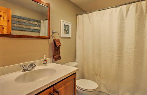 Secluded Conway Home with Theater Room and Hot Tub! - Foto 13