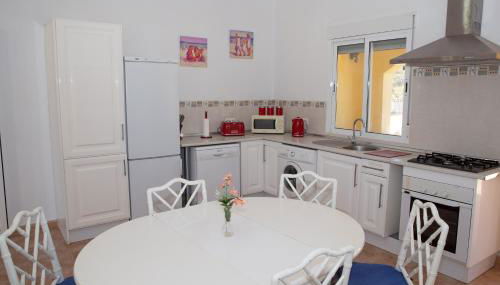 Casa Ana - delightful semi-detached villa with large swimming pool, tennis court and huge gardens plus Free wifi - Foto 4