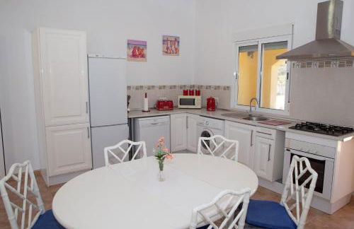 Casa Ana - delightful semi-detached villa with large swimming pool, tennis court and huge gardens plus Free wifi - Photo 4