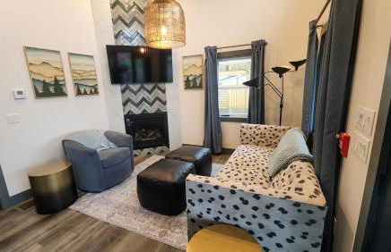 Valley View Resort Cabin #3, 1-Bed, Modern-Luxury with Hot Tub in Canaan Valley, WV - Photo 2