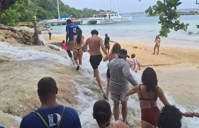 Dunn's River Falls & Blue Hole Day Trip - Photo 2