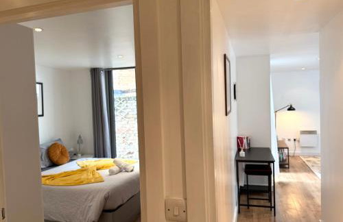 Central Brick Lane 2 Bedroom Flat - Private Patio - Foto 14