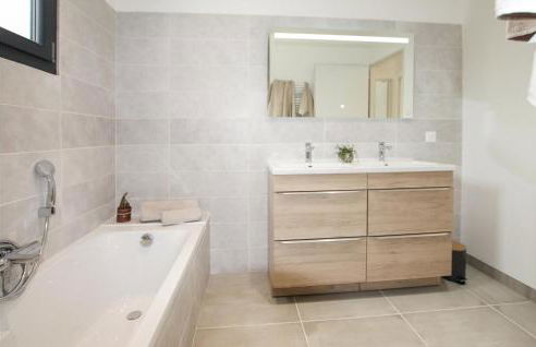 Nice Home In La Bégude De Mazenc - Foto 32